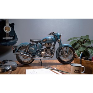 MAQUETTE ROYAL ENFIELD CLASSIC 500 SQUADRON BLUE